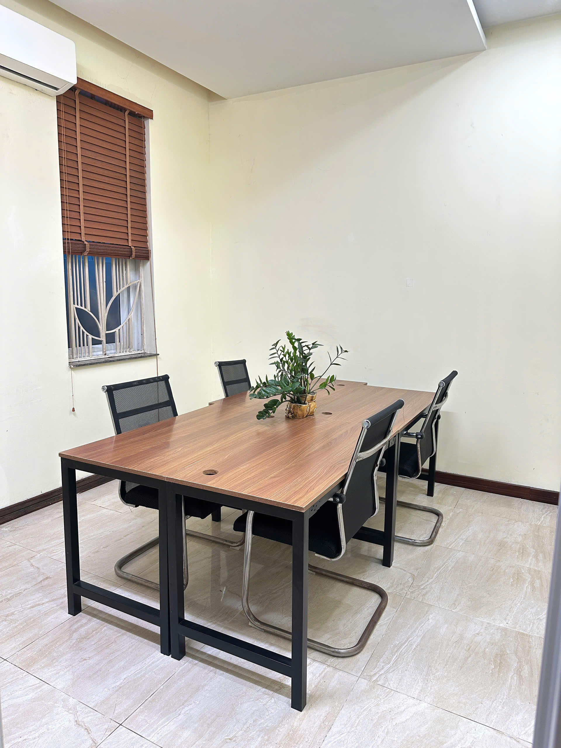 GIẢI PHÁP KHÔNG GIAN LÀM VIỆC CHO DOANH NGHIỆP & NHÓM NHỎ